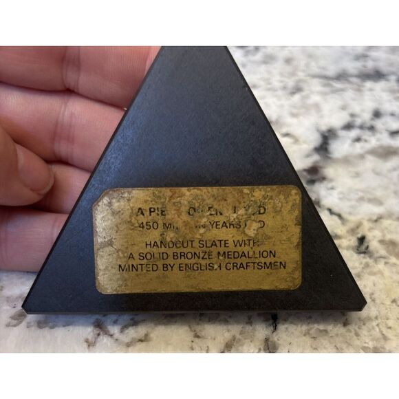 Chatsworth bronze medallion paperweight minted by English craftsman - Picture 4 of 9